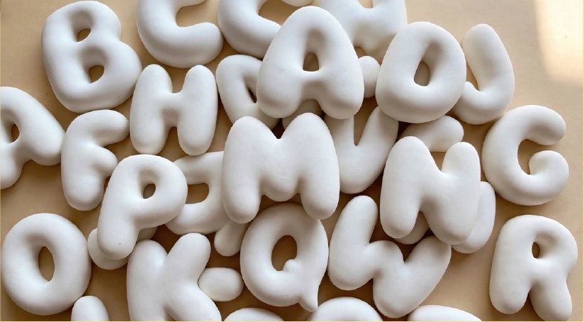 Montón de letras bubble sin pintar